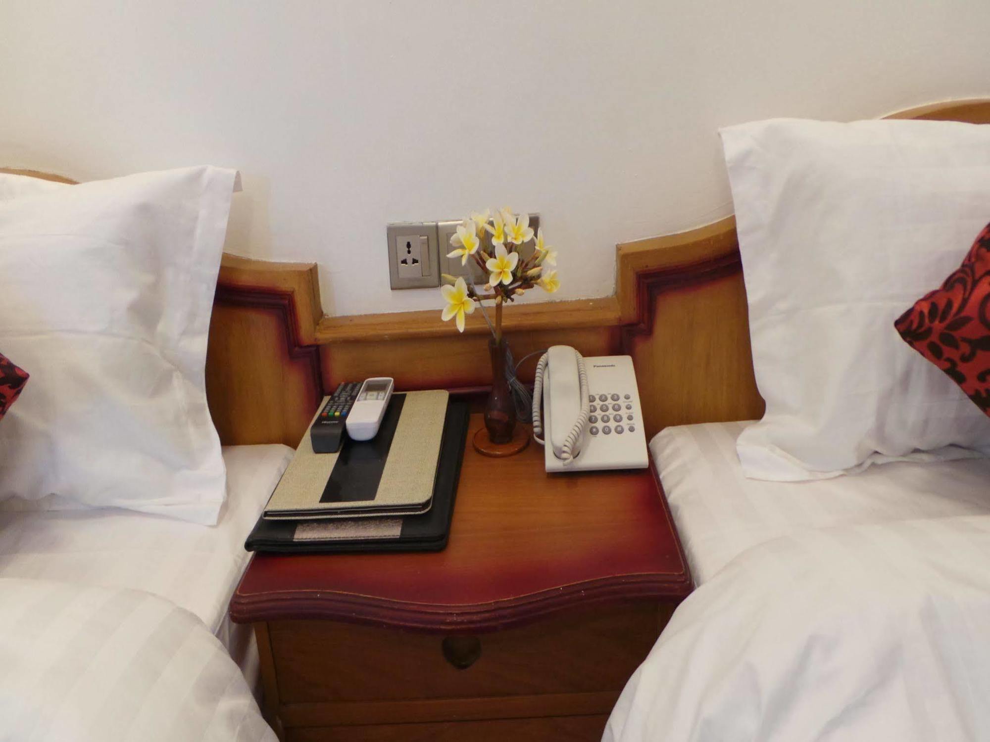 Mandalay White House Hotel Eksteriør bilde